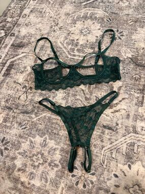 Amazon Deep Green Lace Underwire Open Bralette & crotchless Thong Set